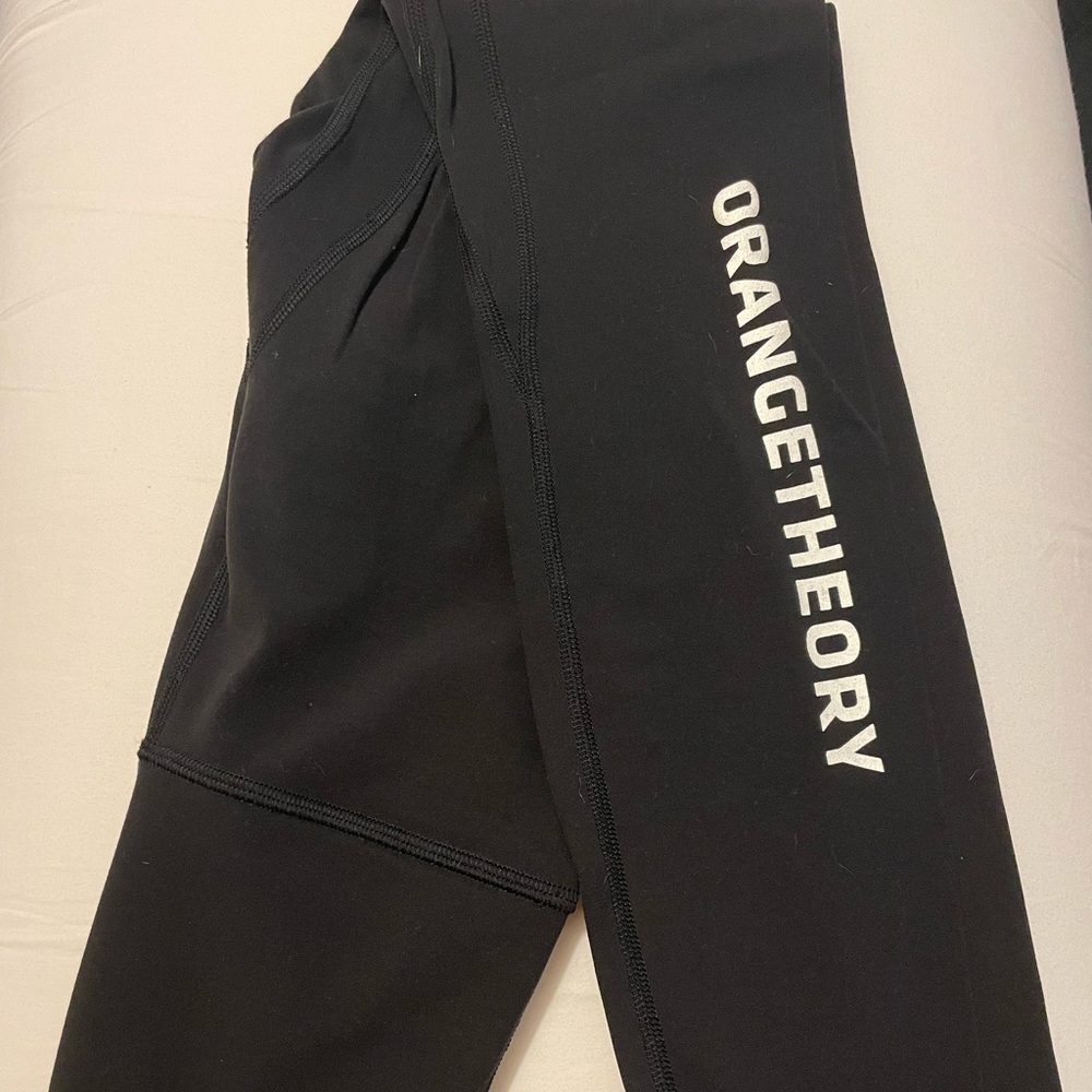 Black 25’ Lulu lemon x Orangetheory align leggings
